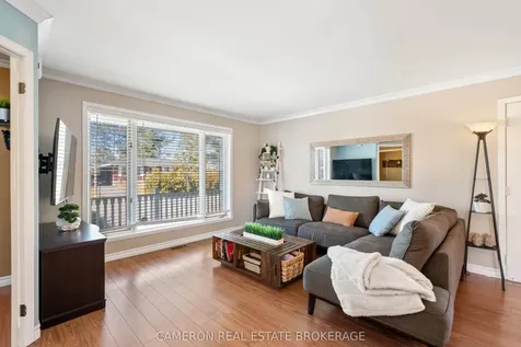 706 Hamilton Crescent Cornwall ON K6H 6V5