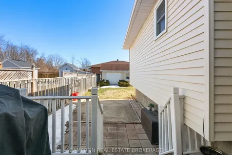 706 Hamilton Crescent Cornwall ON K6H 6V5