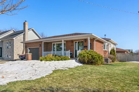 706 Hamilton Crescent Cornwall ON K6H 6V5