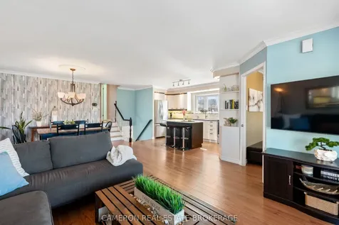 706 Hamilton Crescent Cornwall ON K6H 6V5