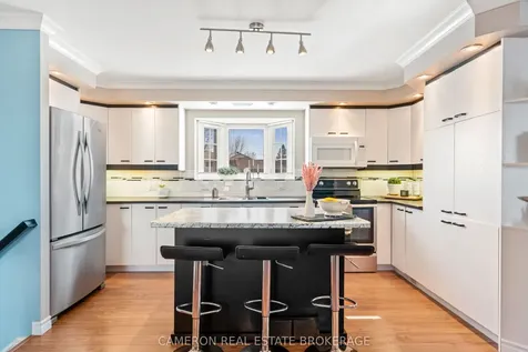 706 Hamilton Crescent Cornwall ON K6H 6V5