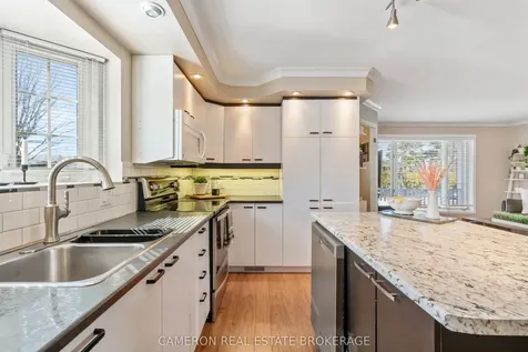 706 Hamilton Crescent Cornwall ON K6H 6V5