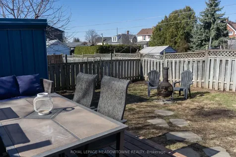 11 Tom Street Brantford ON N3S 2T2