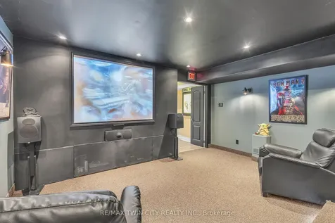 20 Zieman Crescent Cambridge ON N1T 2H6