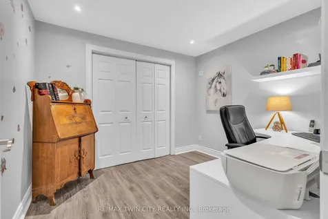 20 Zieman Crescent Cambridge ON N1T 2H6