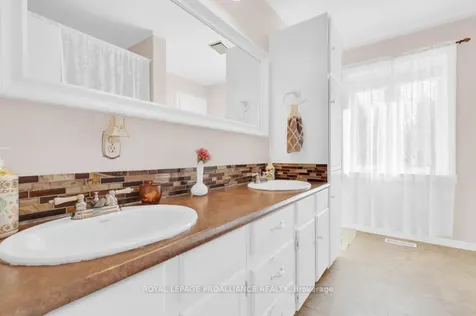 74 Pineview Drive Addington Highlands ON K0H 1P0