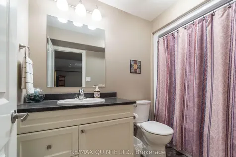 35 Glenview Crescent Belleville ON K8P 0A8