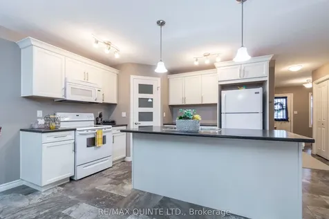 35 Glenview Crescent Belleville ON K8P 0A8