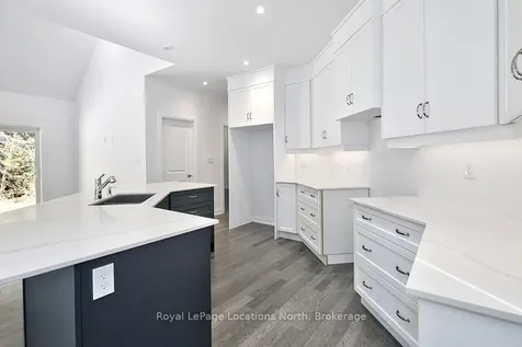 124 Beacon Drive Blue Mountains ON N0H 2P0