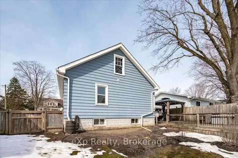 230 Albert Street W Centre Wellington ON N1M 1X4