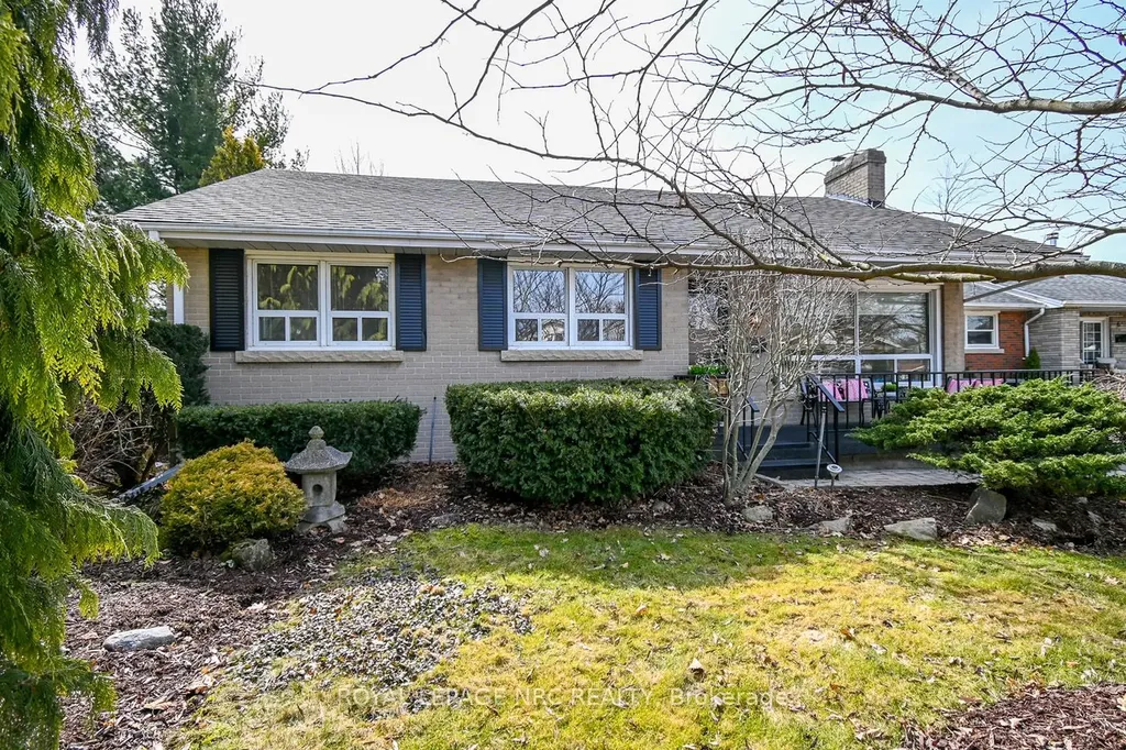 8 Macbeth Boulevard St. Catharines ON L2T 2M2
