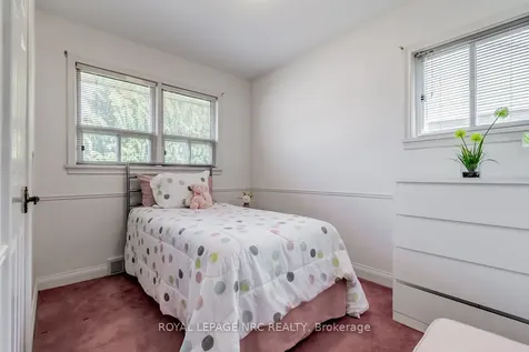 8 Macbeth Boulevard St. Catharines ON L2T 2M2