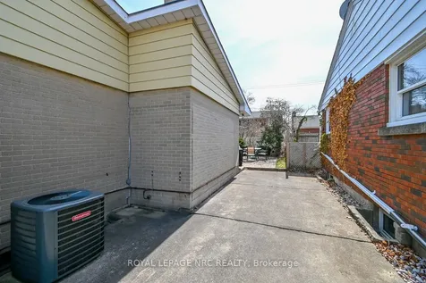 8 Macbeth Boulevard St. Catharines ON L2T 2M2