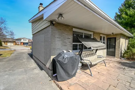8 Macbeth Boulevard St. Catharines ON L2T 2M2
