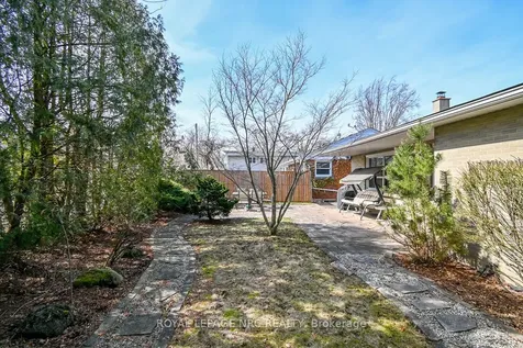 8 Macbeth Boulevard St. Catharines ON L2T 2M2