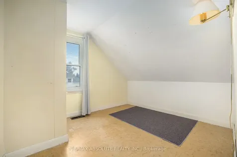 102 Hugh Street S Arnprior ON K7S 2V7