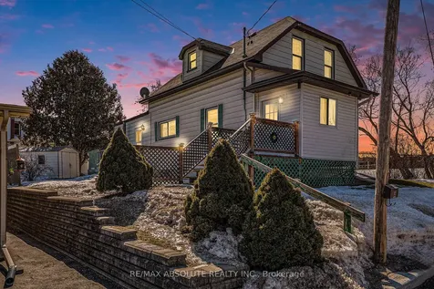 102 Hugh Street S Arnprior ON K7S 2V7