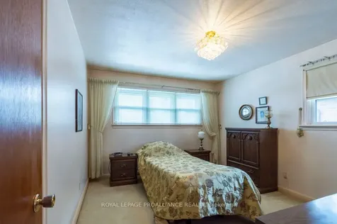 82 Crestview Avenue Belleville ON K8N 1W9