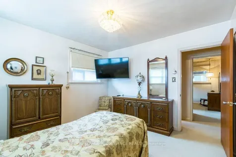 82 Crestview Avenue Belleville ON K8N 1W9