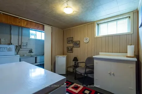 82 Crestview Avenue Belleville ON K8N 1W9