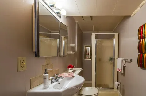 82 Crestview Avenue Belleville ON K8N 1W9