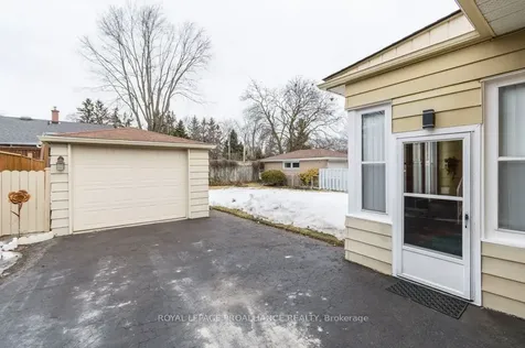 82 Crestview Avenue Belleville ON K8N 1W9