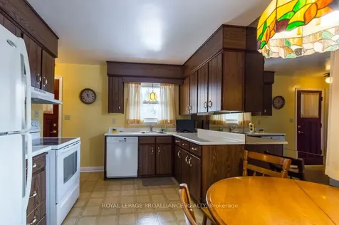 82 Crestview Avenue Belleville ON K8N 1W9