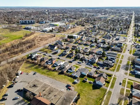 1004 Grand Avenue Cornwall ON K6H 4T4