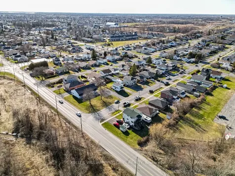 1004 Grand Avenue Cornwall ON K6H 4T4