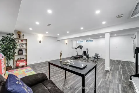 53 Winding Way Brantford ON N3R 3S4