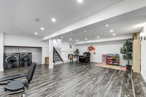 53 Winding Way Brantford ON N3R 3S4