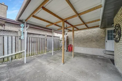 53 Winding Way Brantford ON N3R 3S4