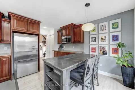 53 Winding Way Brantford ON N3R 3S4