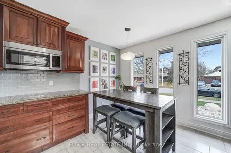 53 Winding Way Brantford ON N3R 3S4