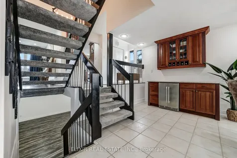 53 Winding Way Brantford ON N3R 3S4