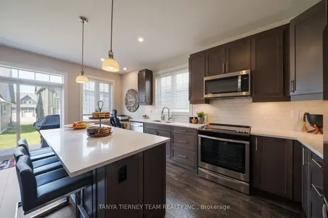 114 Sycamore Street Blue Mountains ON L9Y 4E2