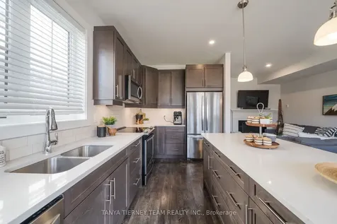 114 Sycamore Street Blue Mountains ON L9Y 4E2