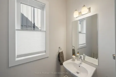 114 Sycamore Street Blue Mountains ON L9Y 4E2