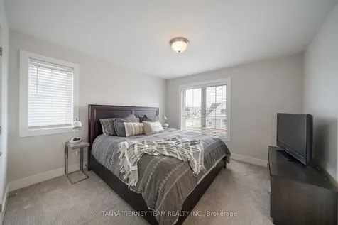 114 Sycamore Street Blue Mountains ON L9Y 4E2