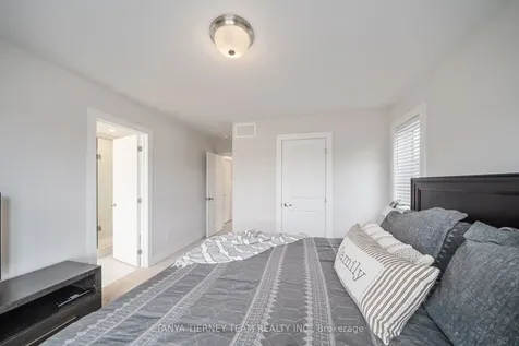 114 Sycamore Street Blue Mountains ON L9Y 4E2