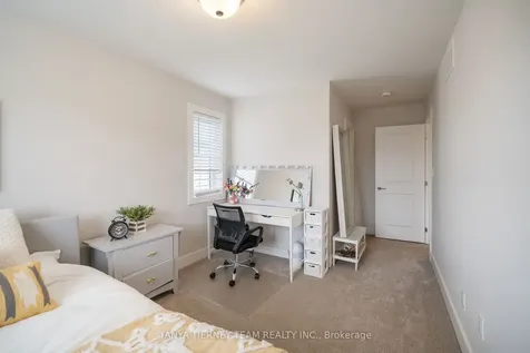 114 Sycamore Street Blue Mountains ON L9Y 4E2