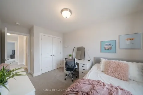 114 Sycamore Street Blue Mountains ON L9Y 4E2