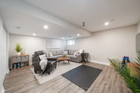 114 Sycamore Street Blue Mountains ON L9Y 4E2