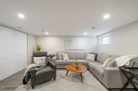 114 Sycamore Street Blue Mountains ON L9Y 4E2