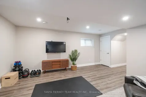 114 Sycamore Street Blue Mountains ON L9Y 4E2