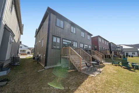 114 Sycamore Street Blue Mountains ON L9Y 4E2