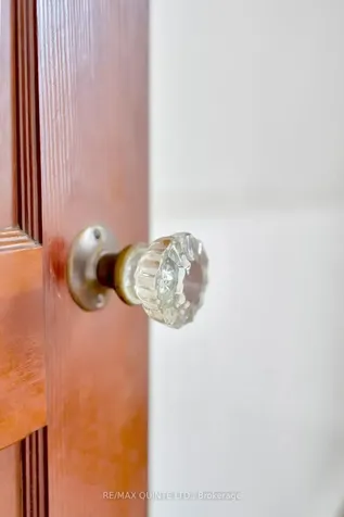 25 Valleyview Crescent Belleville ON K8P 3E9