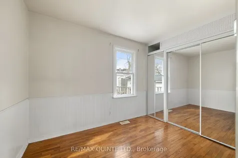 25 Valleyview Crescent Belleville ON K8P 3E9