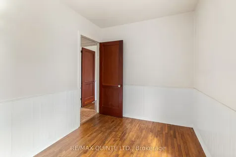 25 Valleyview Crescent Belleville ON K8P 3E9