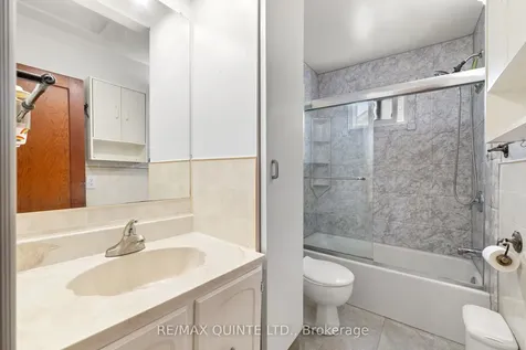 25 Valleyview Crescent Belleville ON K8P 3E9